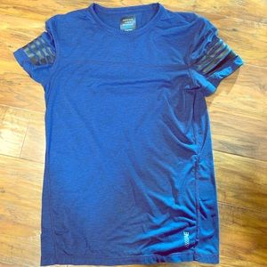 Men’s Small American Eagle shirt
